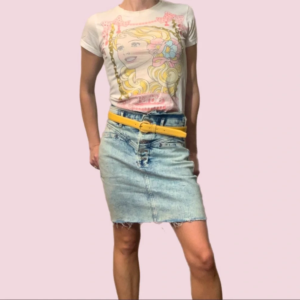 Vintage Y2K Barbie vintage tee - Hot Topic circa 2002 - Picture 4 of 8